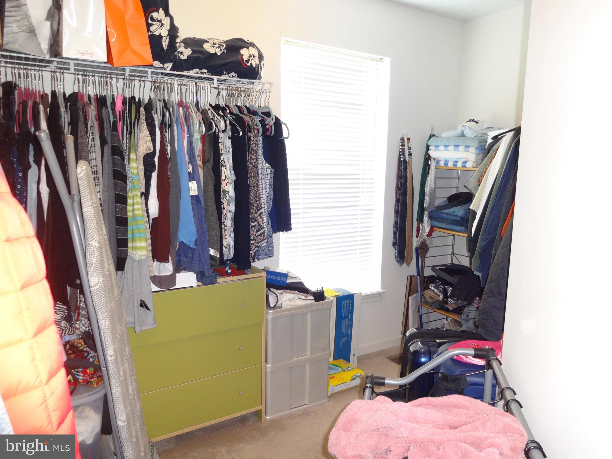 NEW TOWN MEADOWS - Residential Lease