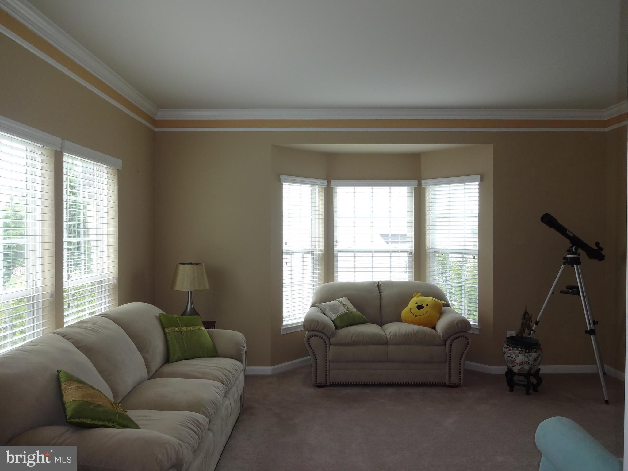 NEW TOWN MEADOWS - Residential Lease