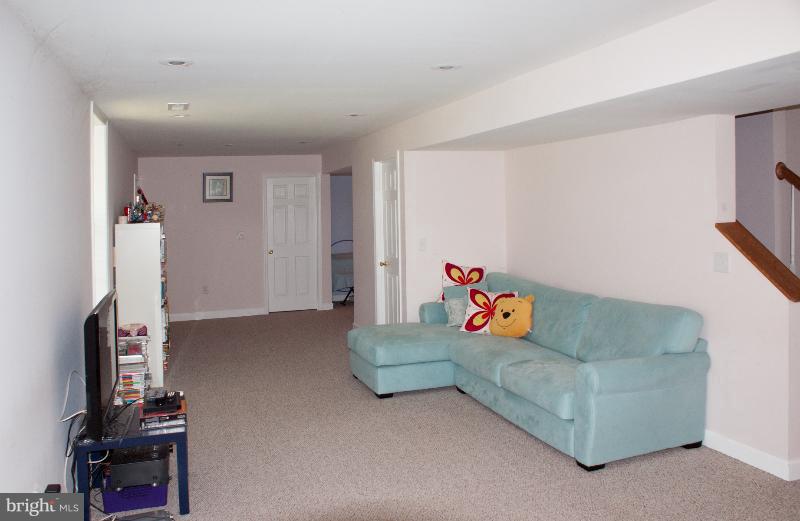 NEW TOWN MEADOWS - Residential Lease