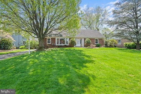 Photo of 1955 PARK PLZ, LANCASTER, PA 17601 (MLS # PALA2033692)