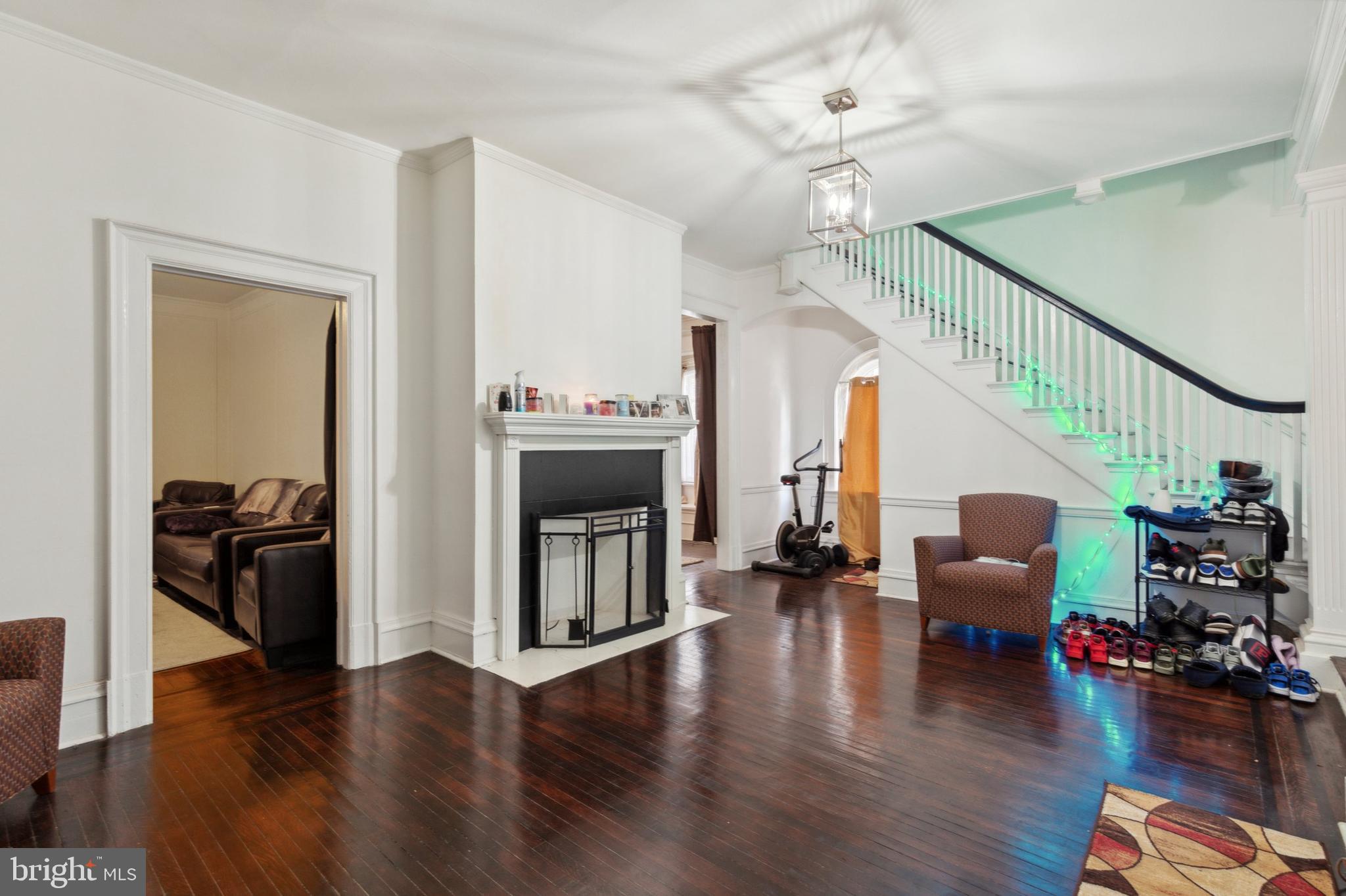 924 W MAIN STREET