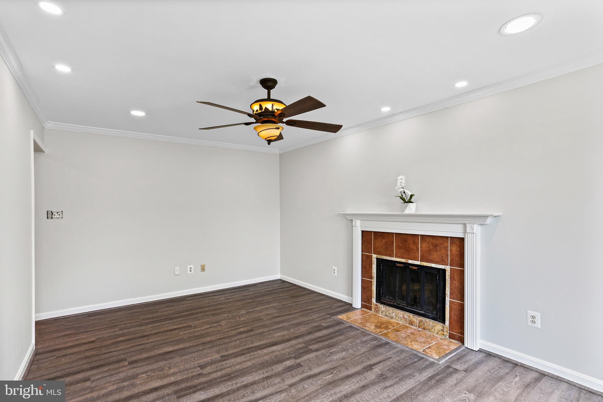 HUNTERS WOODS - Residential