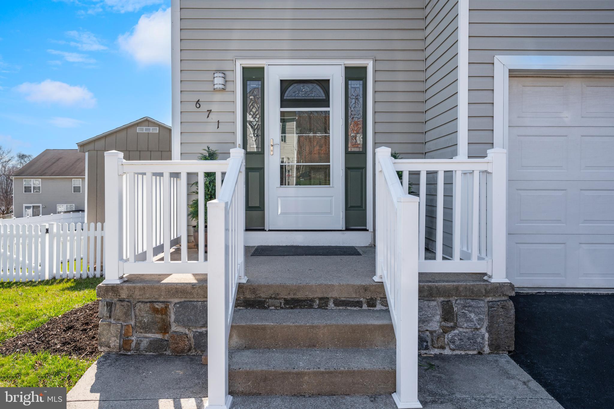 MONTGOMERY MEADOWS - Residential