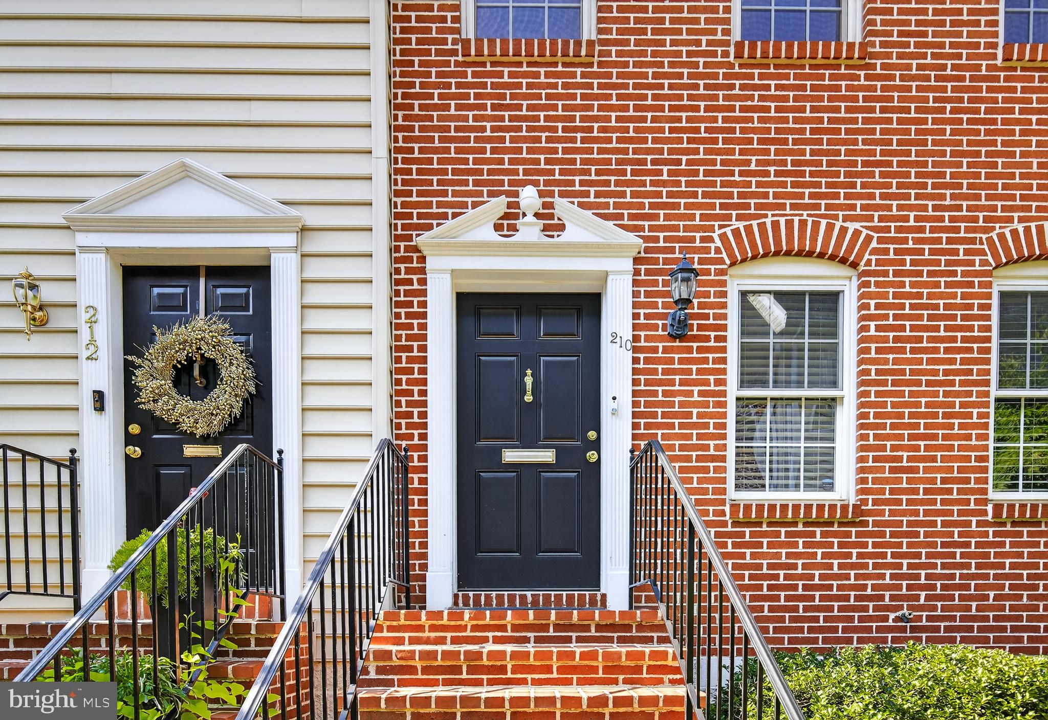 210 W LEMON STREET