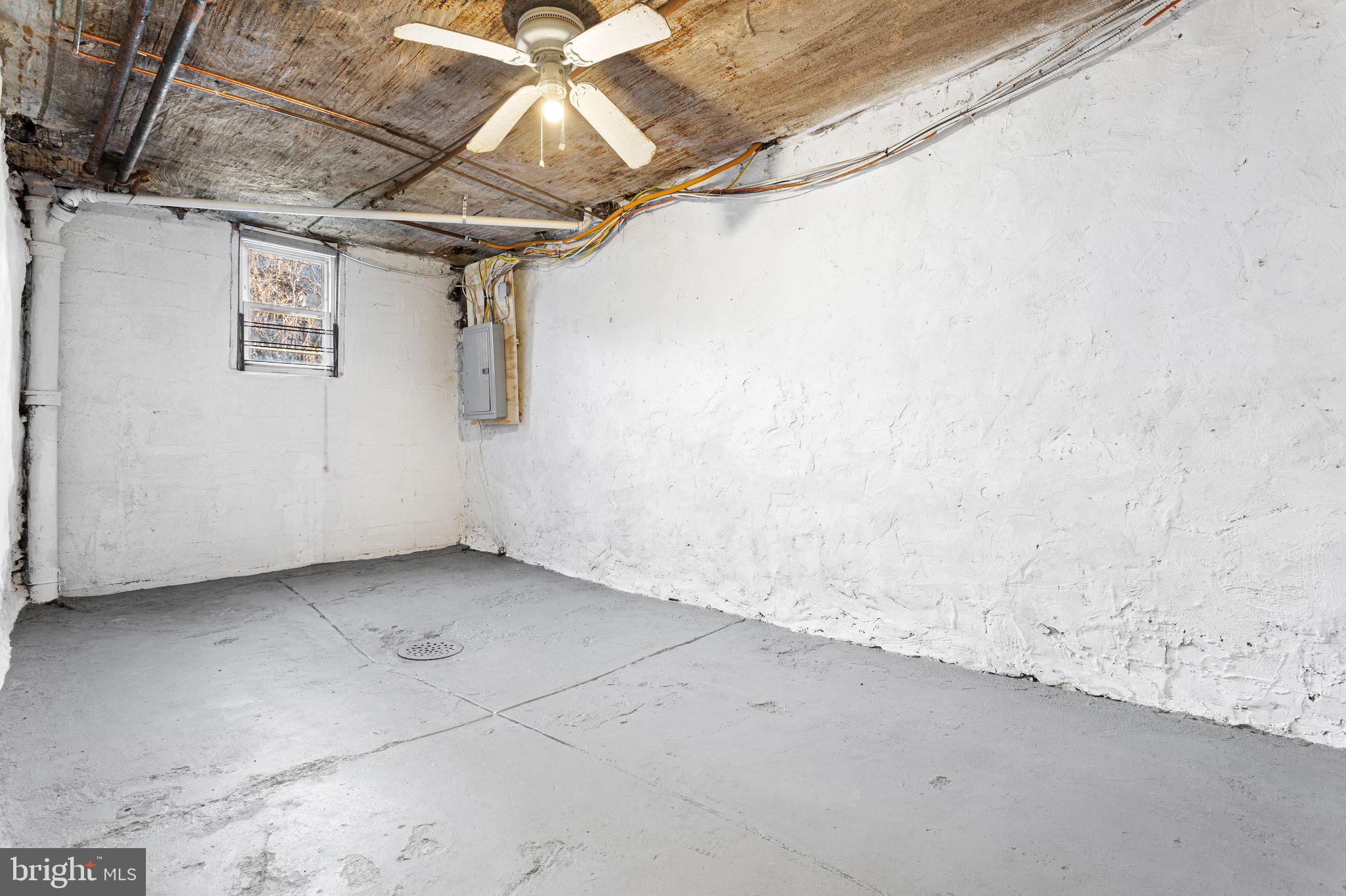 WEST OAK LANE - Residential