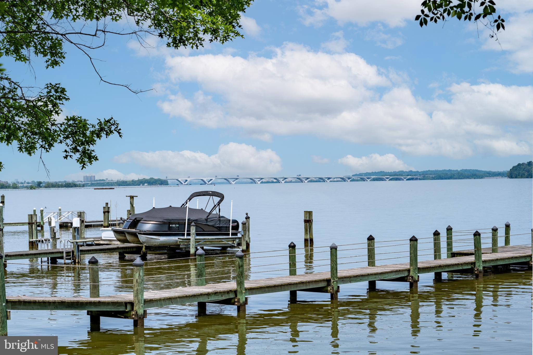 WELLINGTON VILLA - Residential