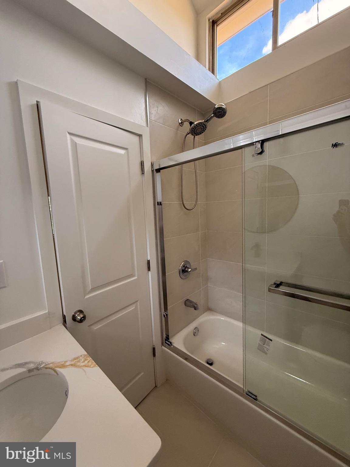 ACADEMY GARDENS - Residential