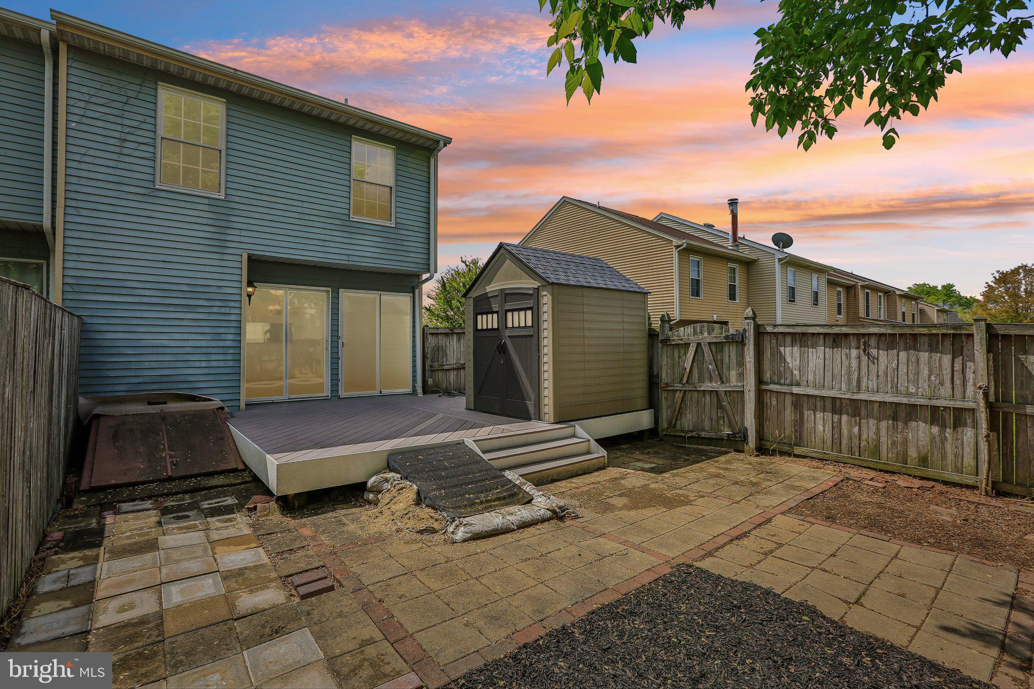 RIVERSIDE - Residential