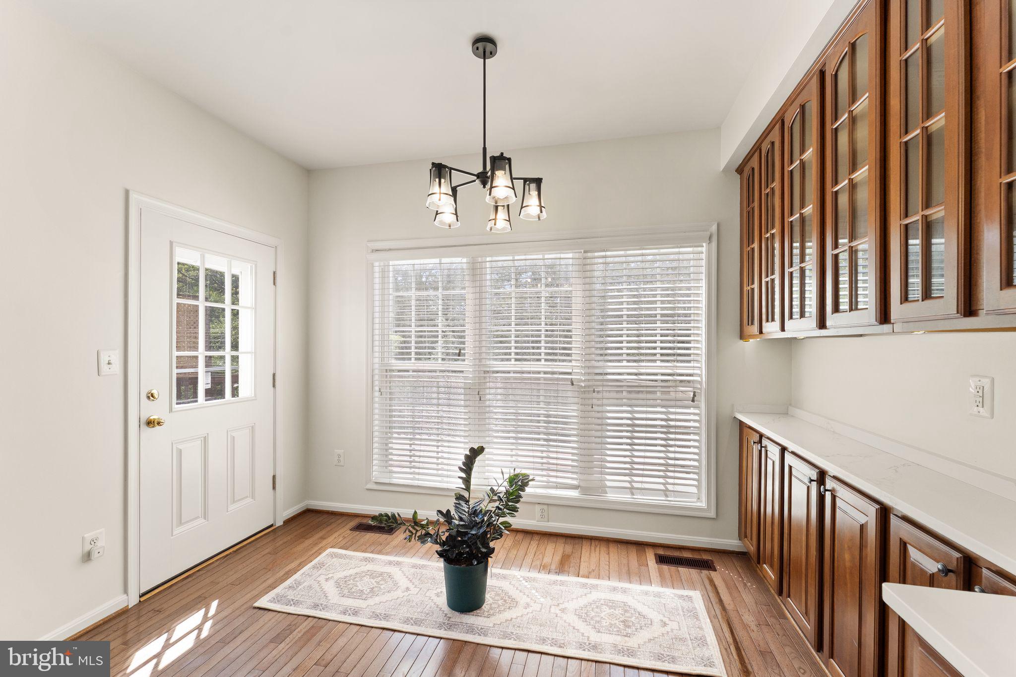 CREEKSIDE - Residential