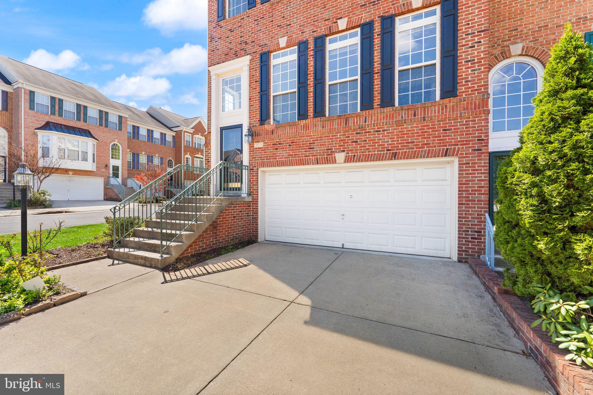 CREEKSIDE - Residential