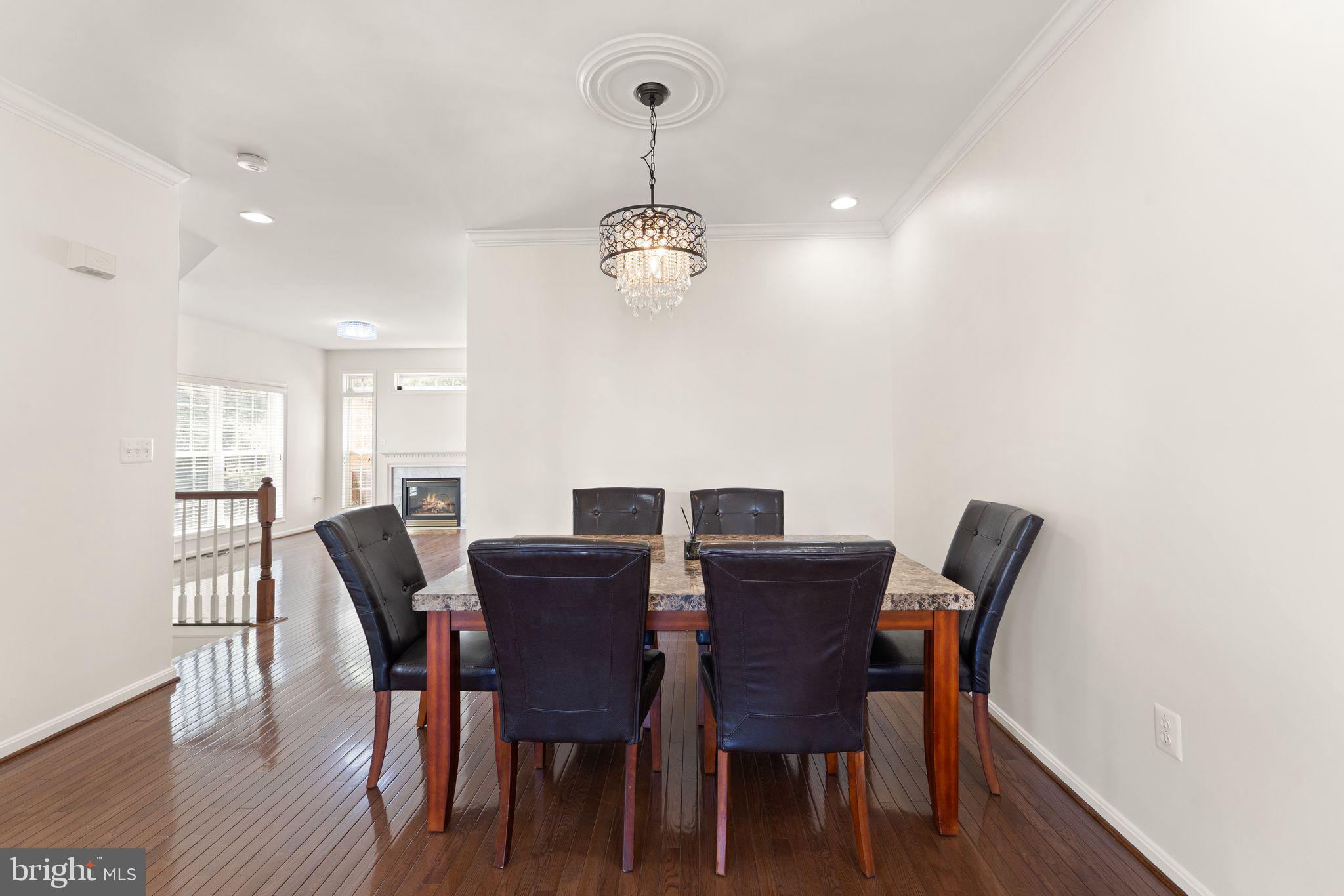 CREEKSIDE - Residential