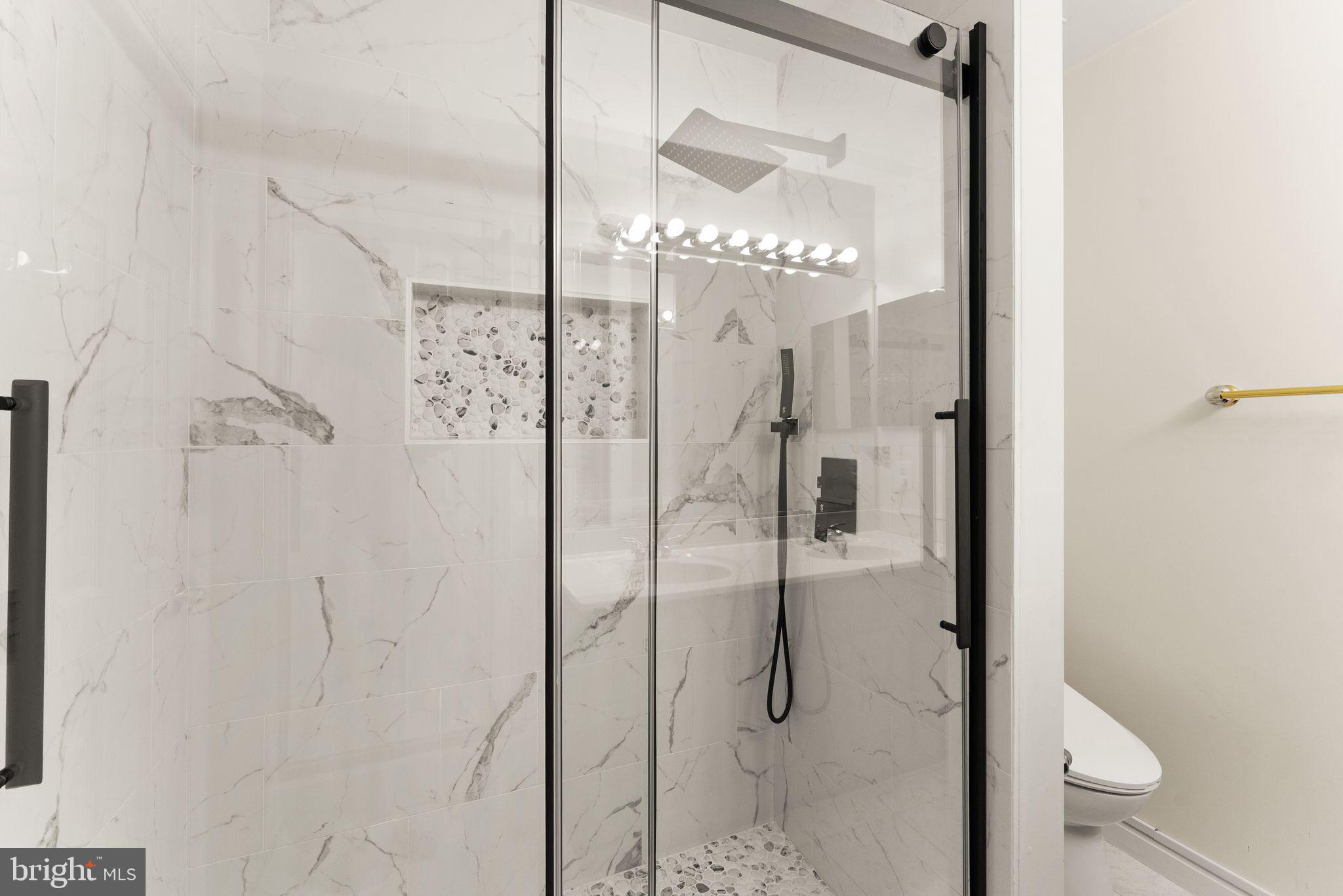 CREEKSIDE - Residential