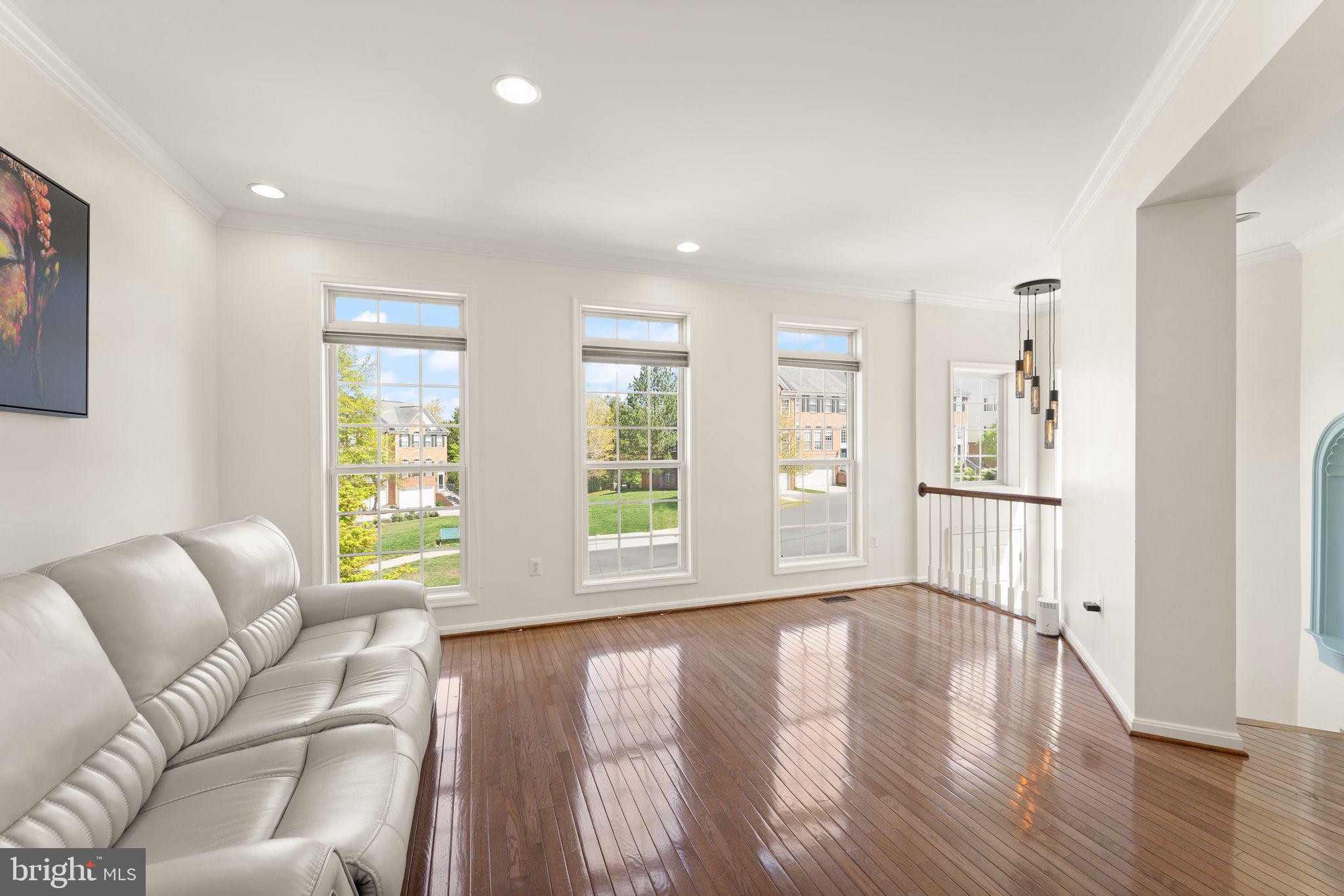 CREEKSIDE - Residential