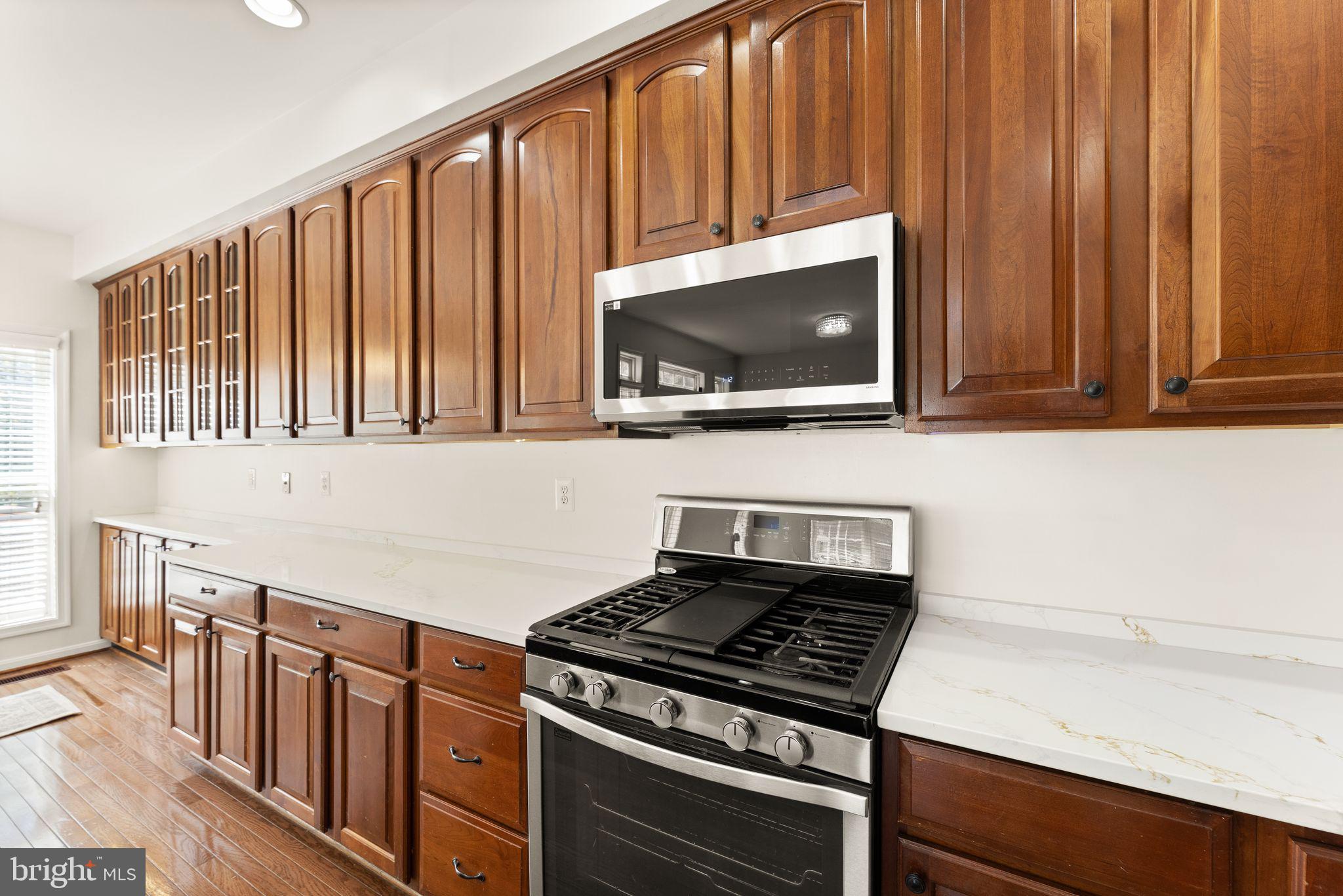 CREEKSIDE - Residential