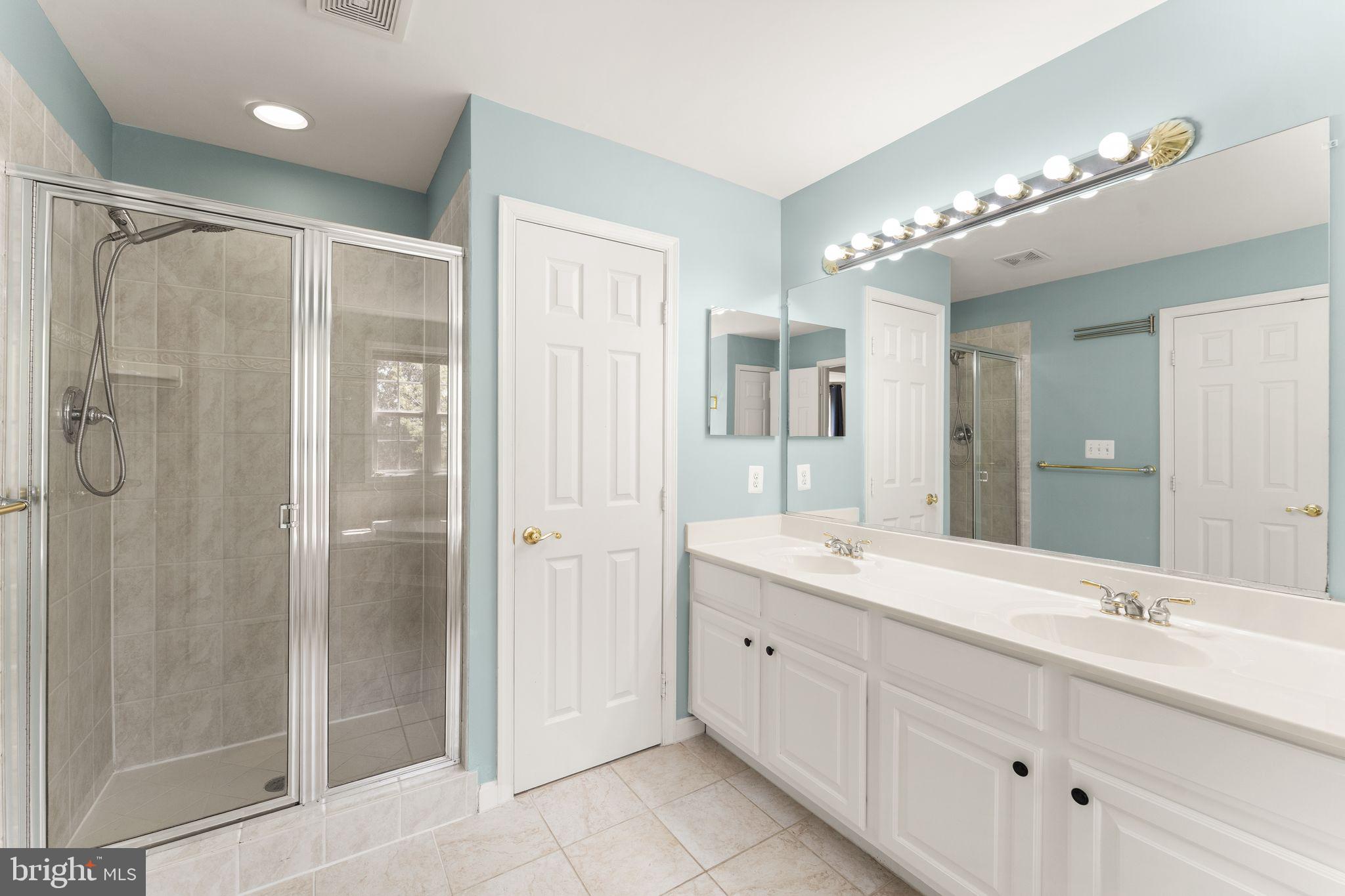 CREEKSIDE - Residential