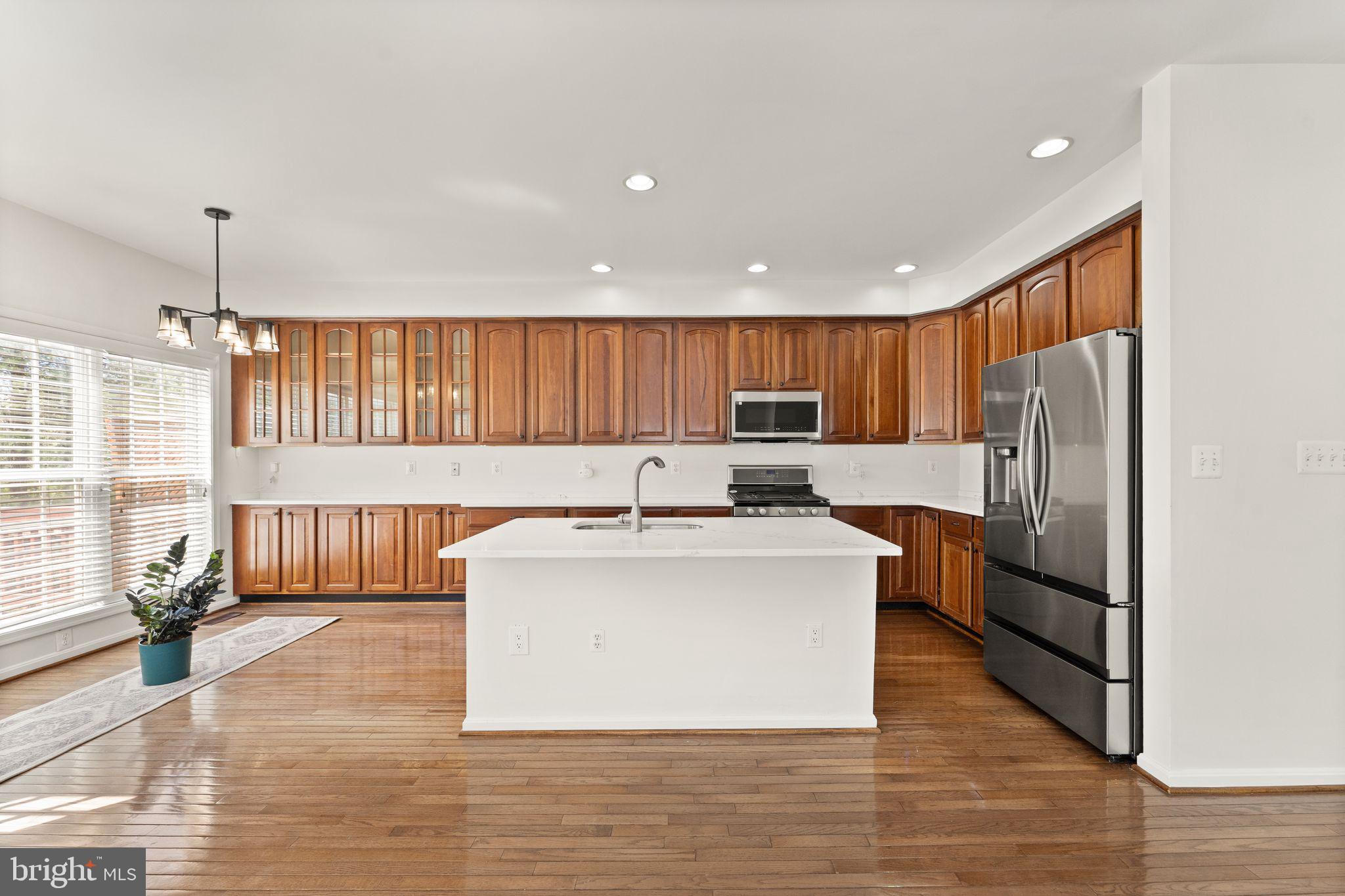 CREEKSIDE - Residential