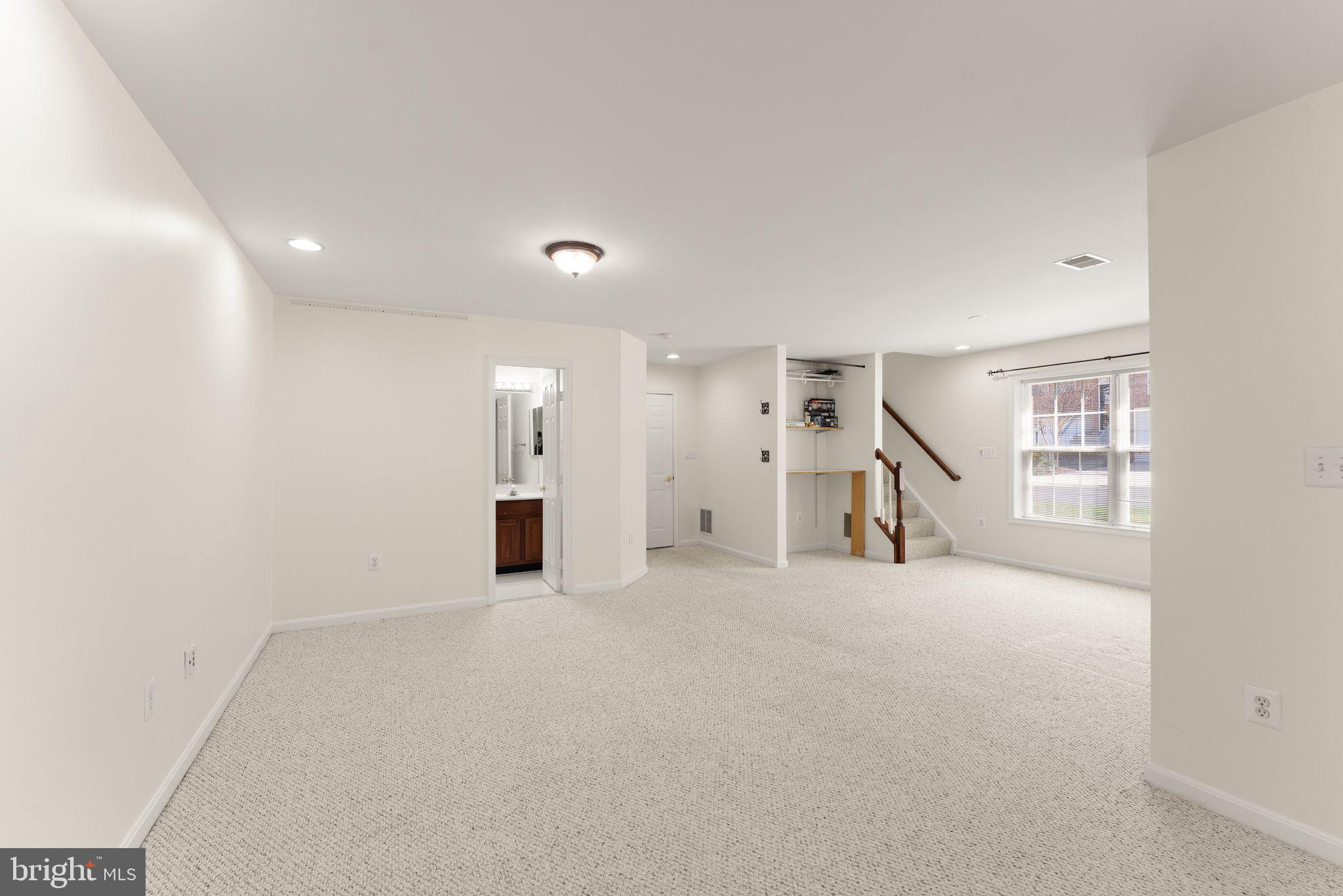 CREEKSIDE - Residential