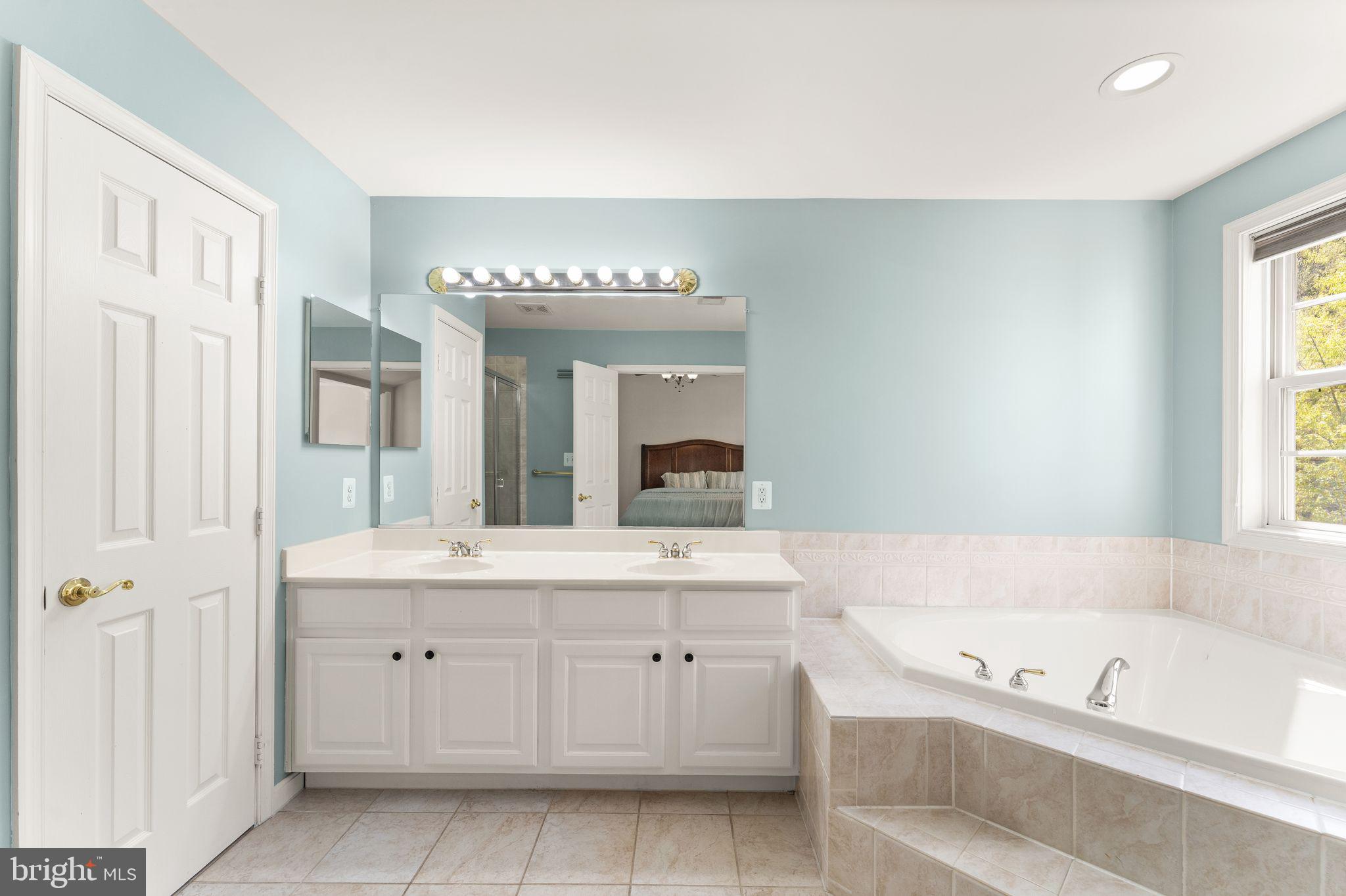 CREEKSIDE - Residential