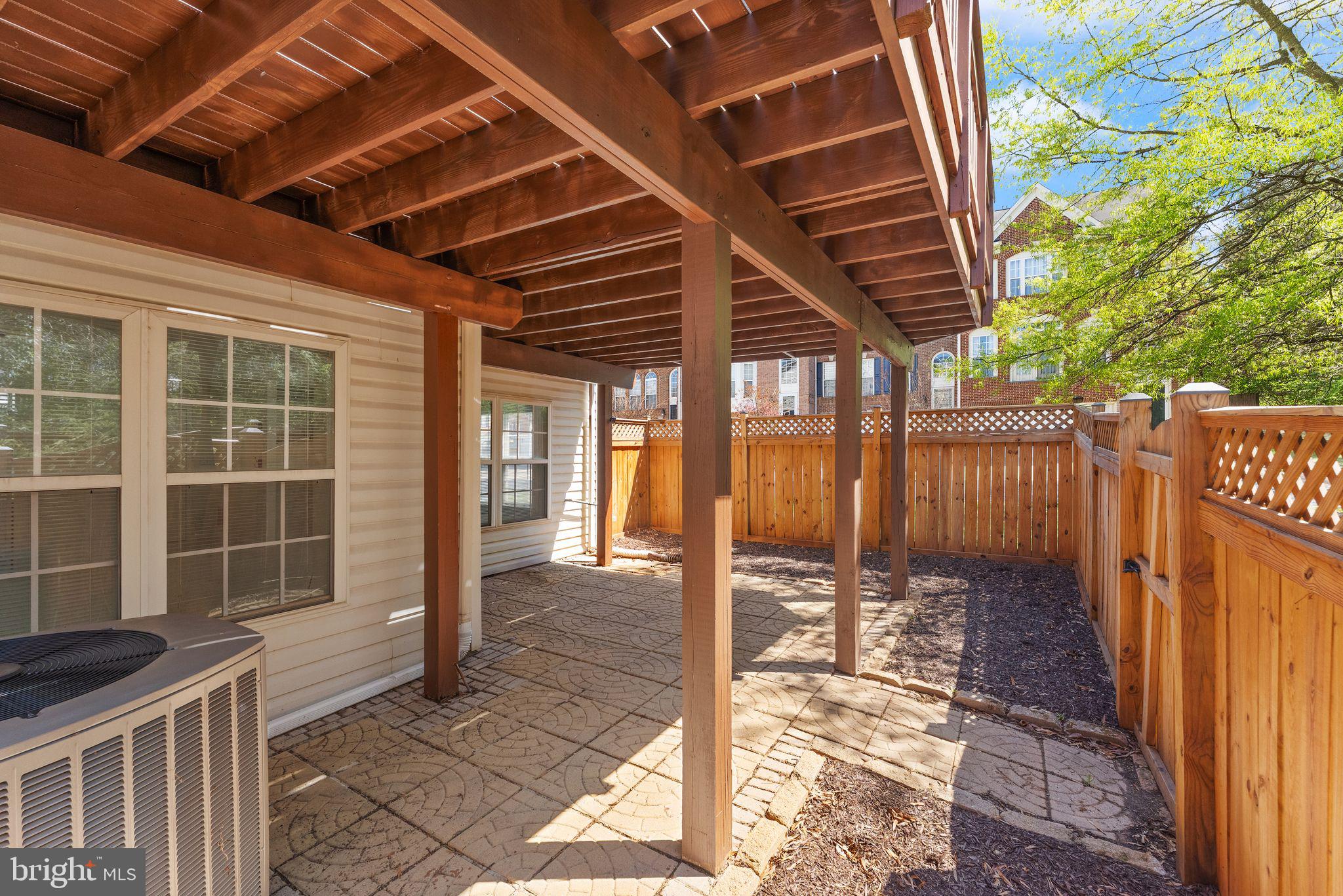 CREEKSIDE - Residential