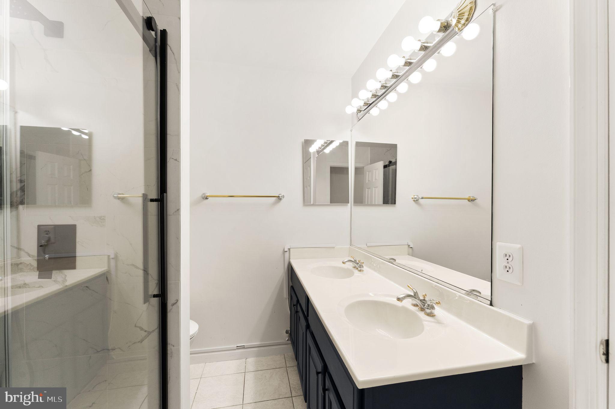 CREEKSIDE - Residential