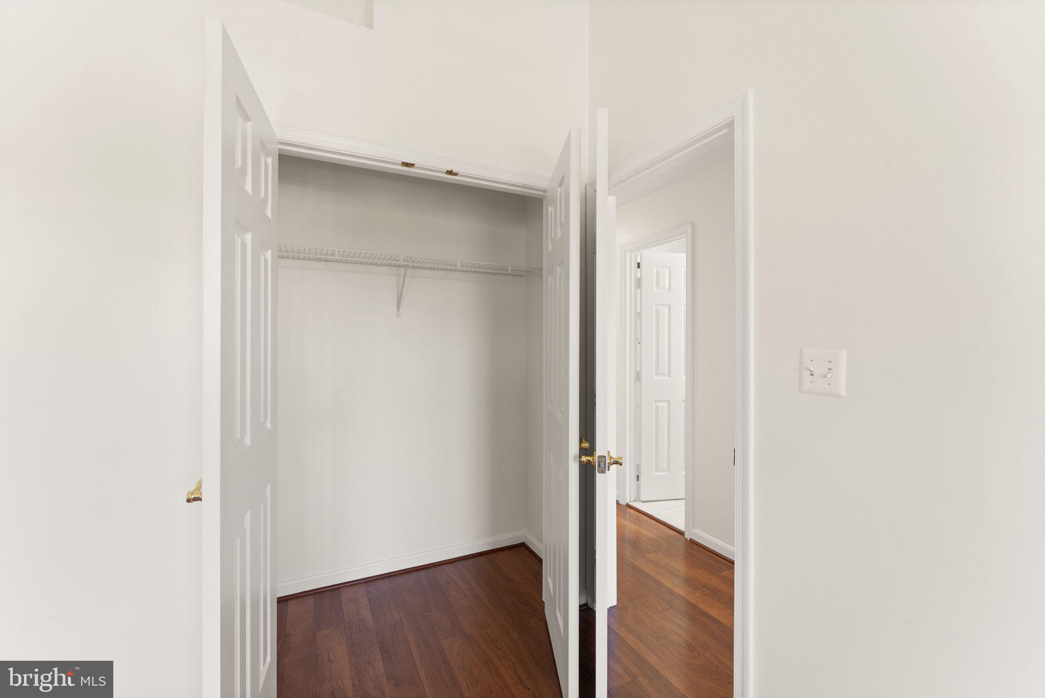 CREEKSIDE - Residential