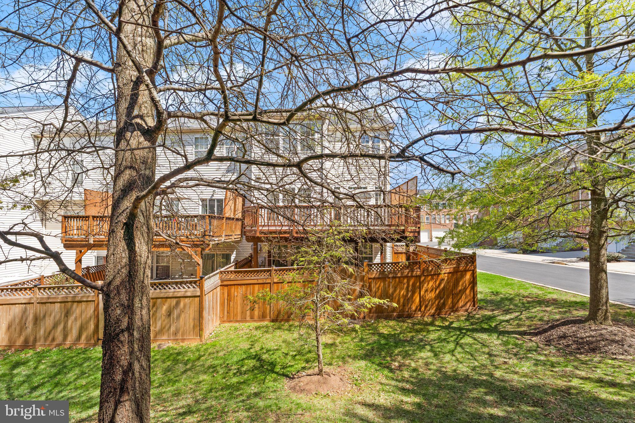 CREEKSIDE - Residential