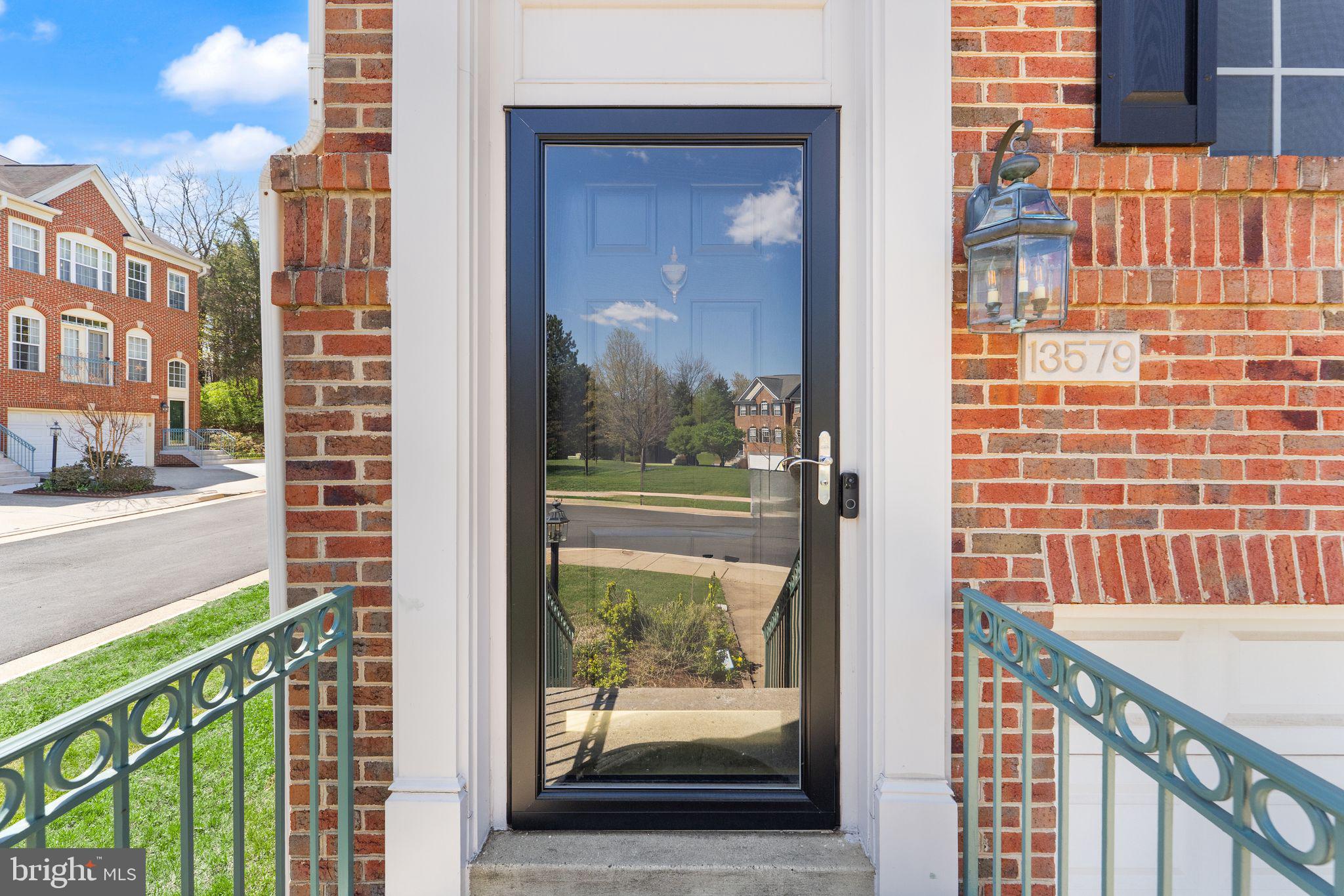 CREEKSIDE - Residential