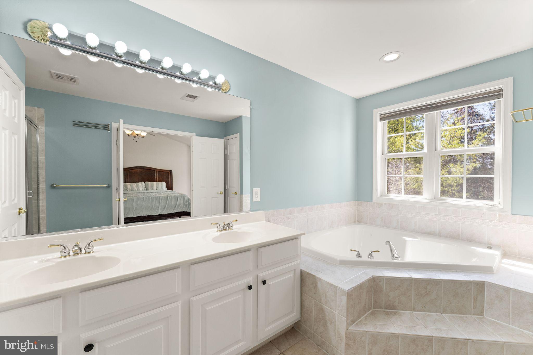 CREEKSIDE - Residential