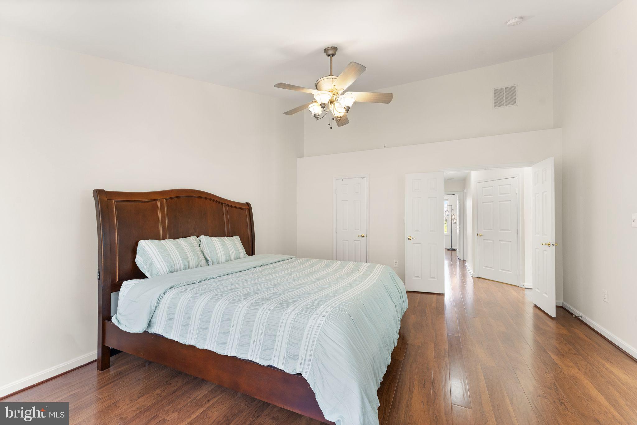 CREEKSIDE - Residential