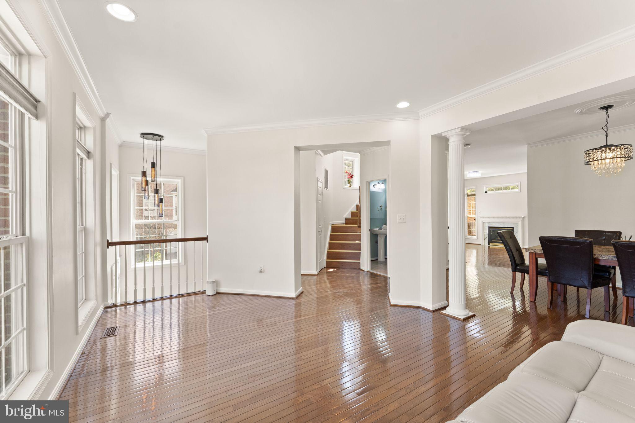 CREEKSIDE - Residential