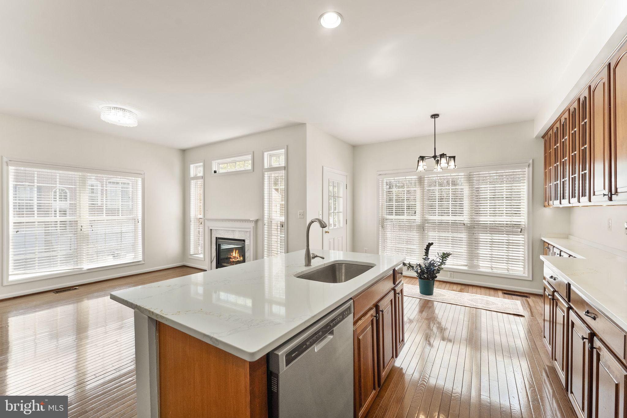 CREEKSIDE - Residential