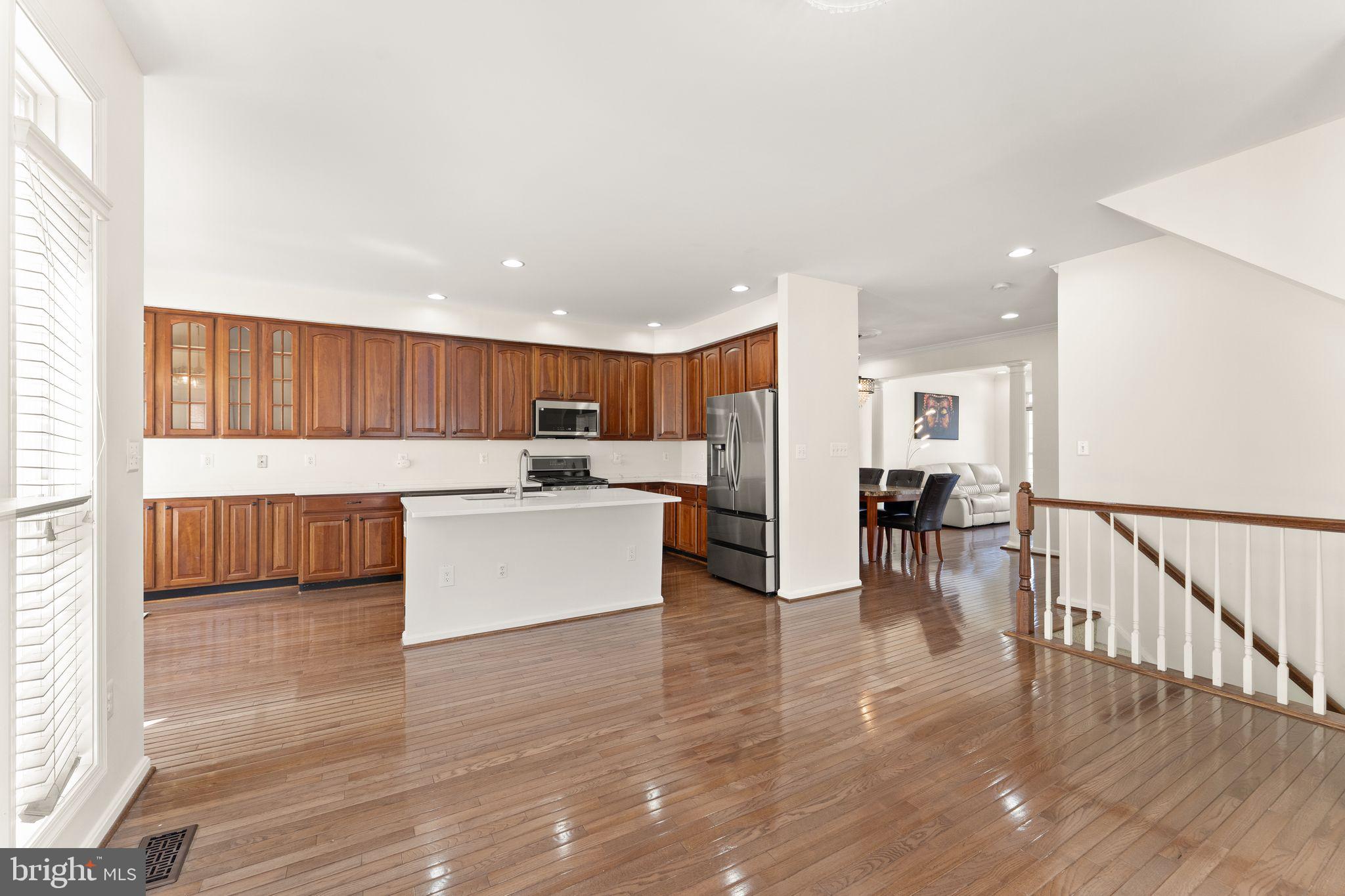 CREEKSIDE - Residential