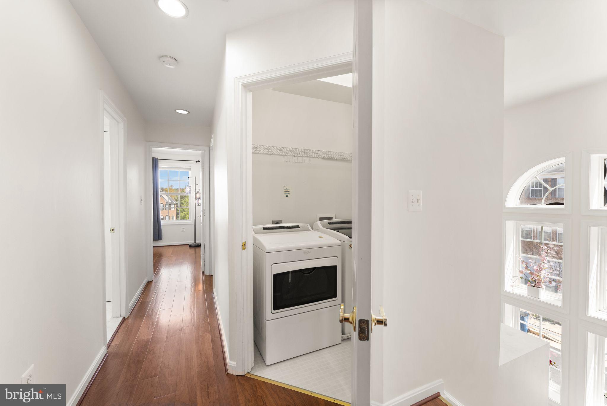 CREEKSIDE - Residential