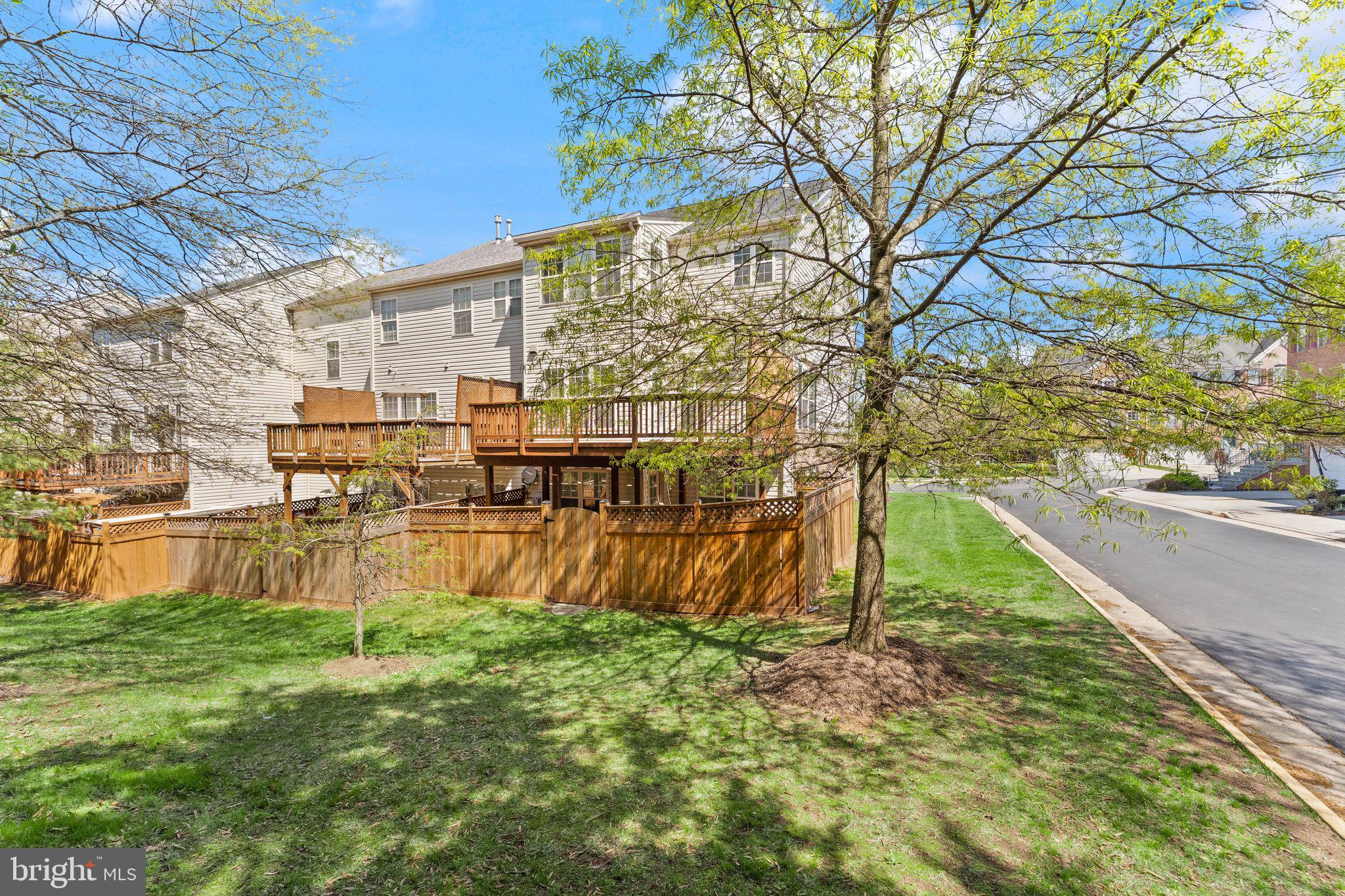 CREEKSIDE - Residential