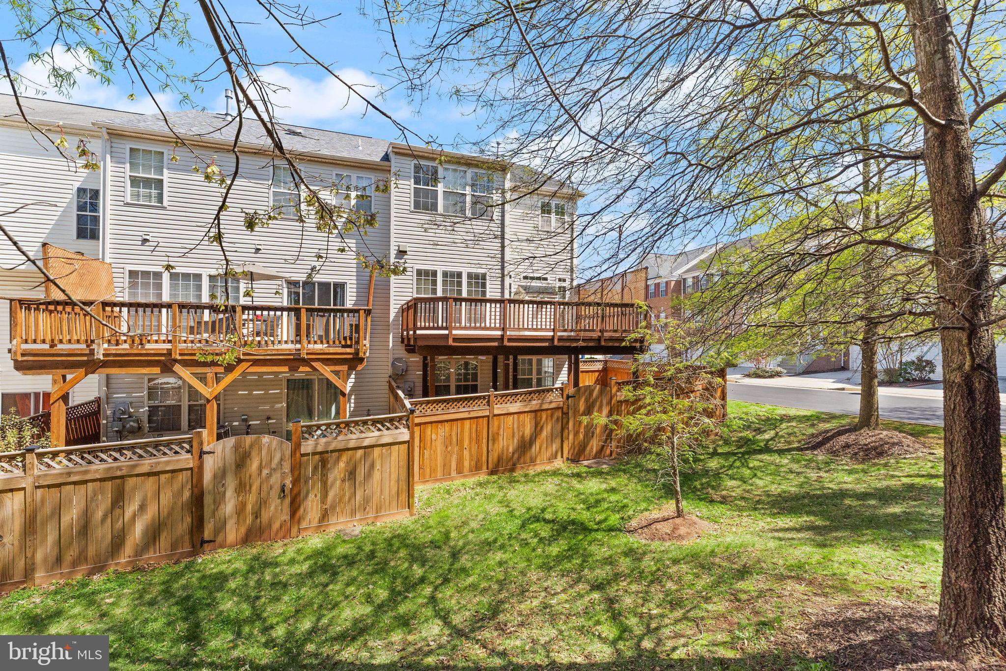 CREEKSIDE - Residential