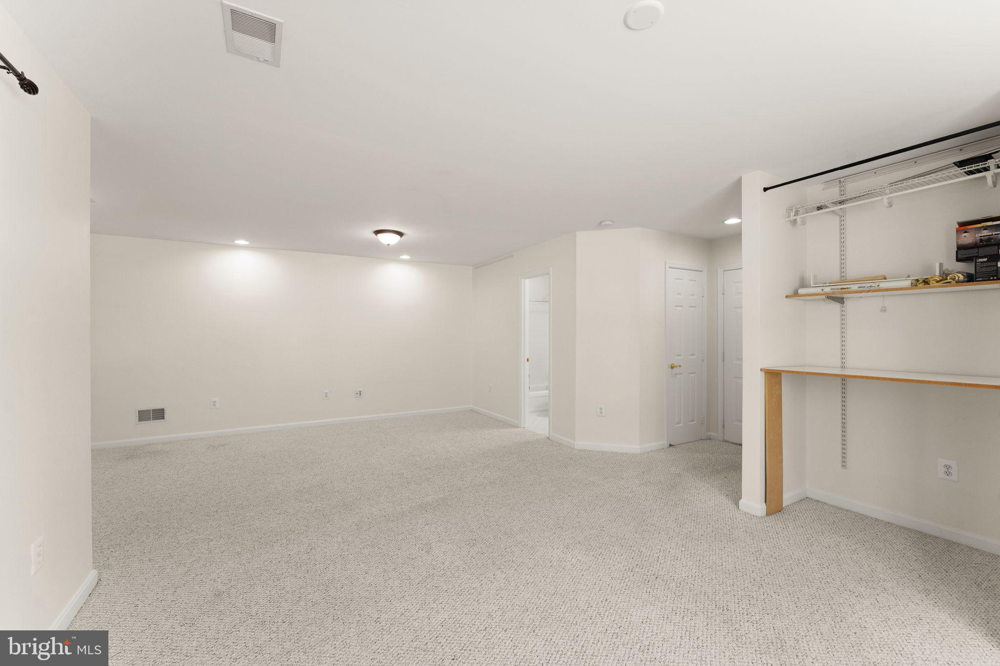 CREEKSIDE - Residential