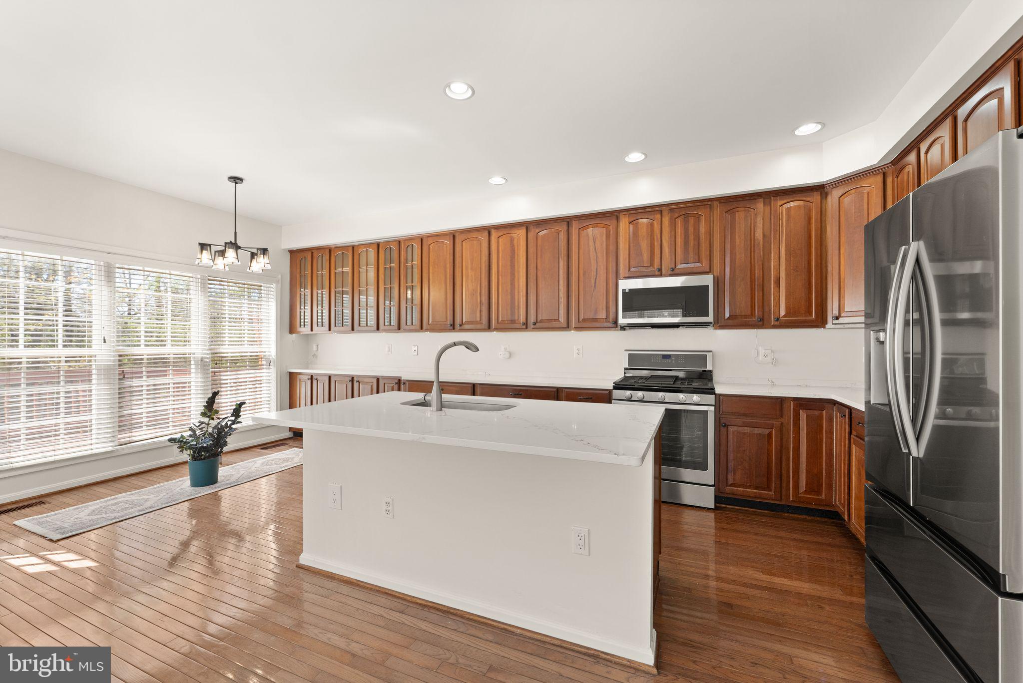 CREEKSIDE - Residential