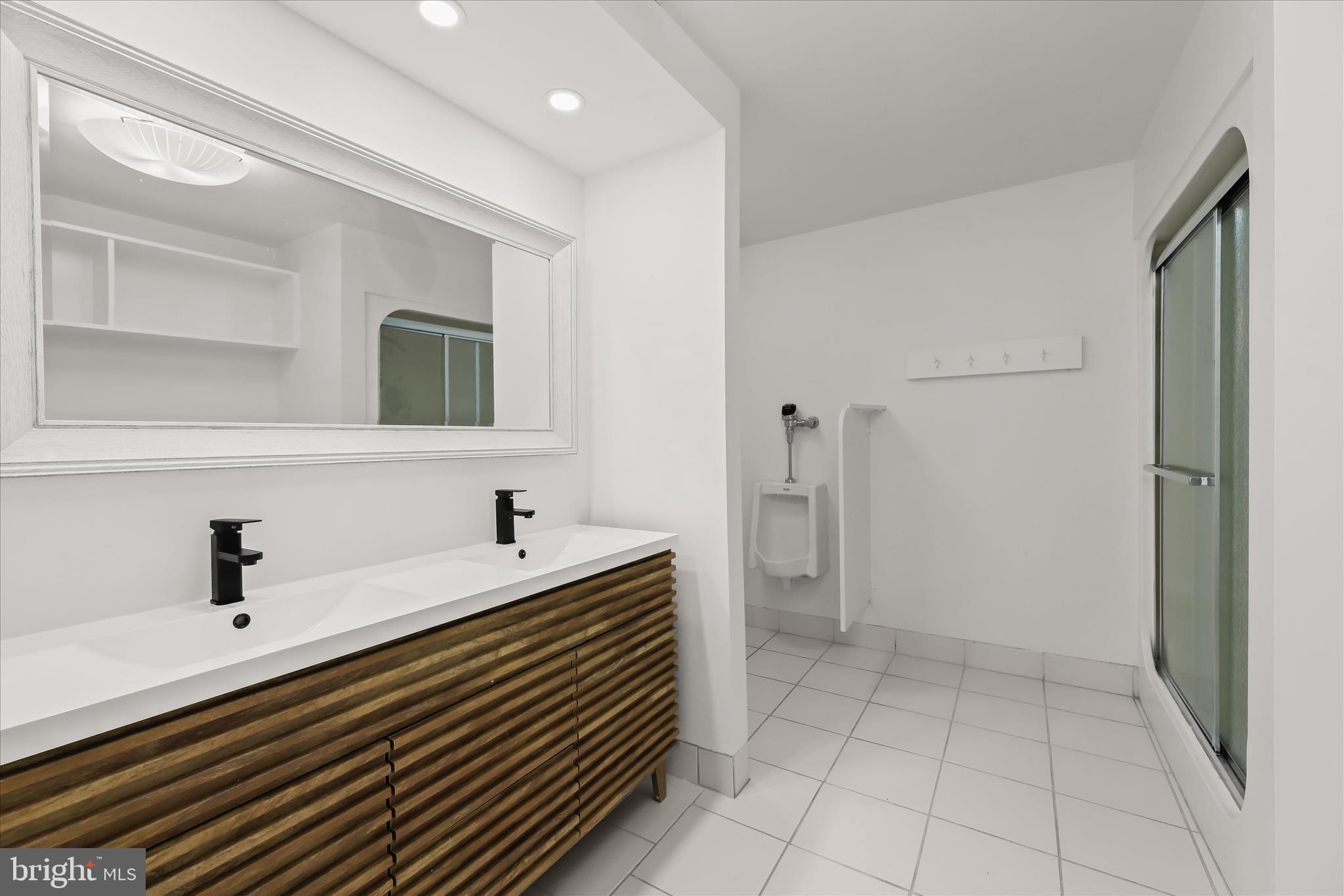 FARSIDE - Residential