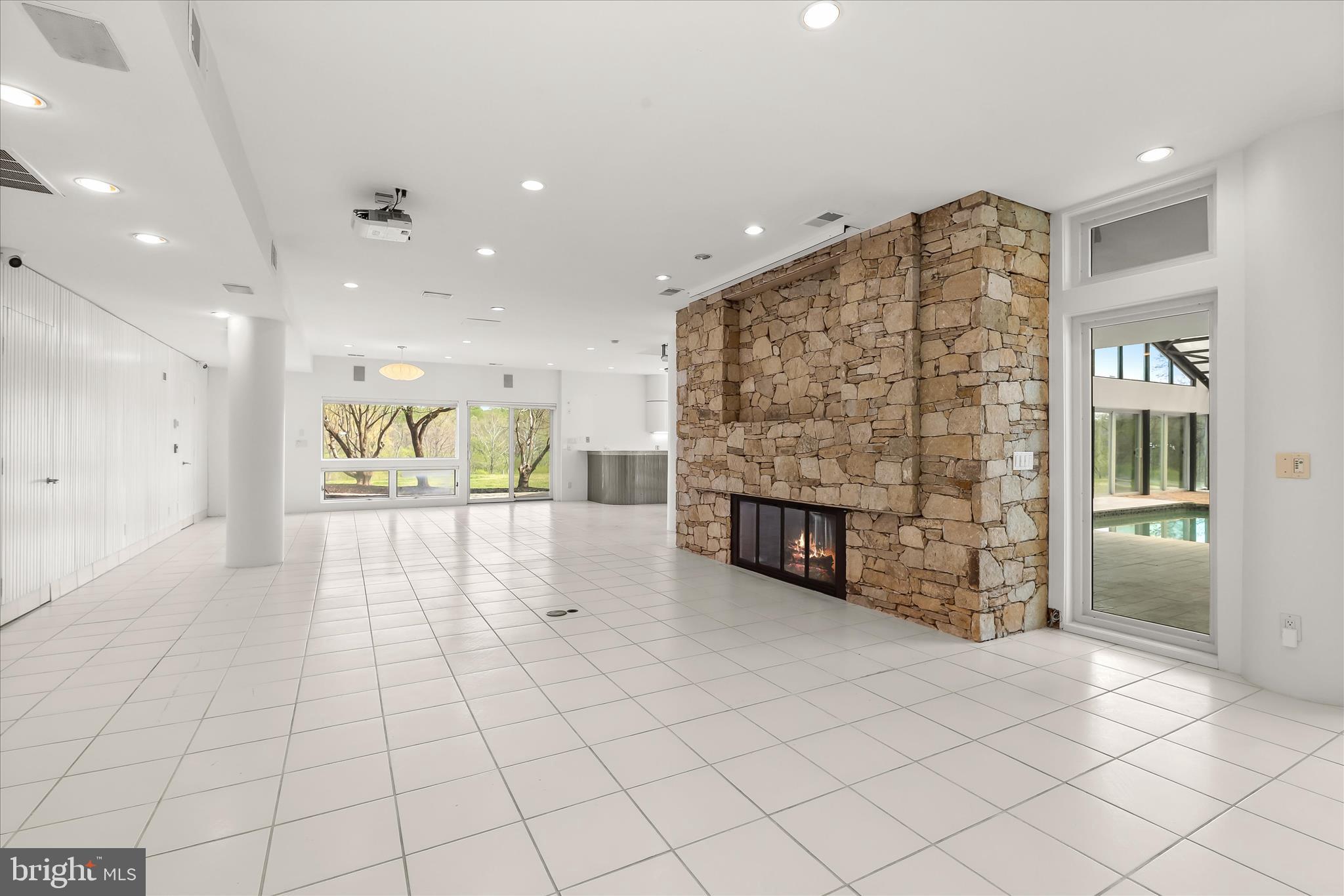 FARSIDE - Residential