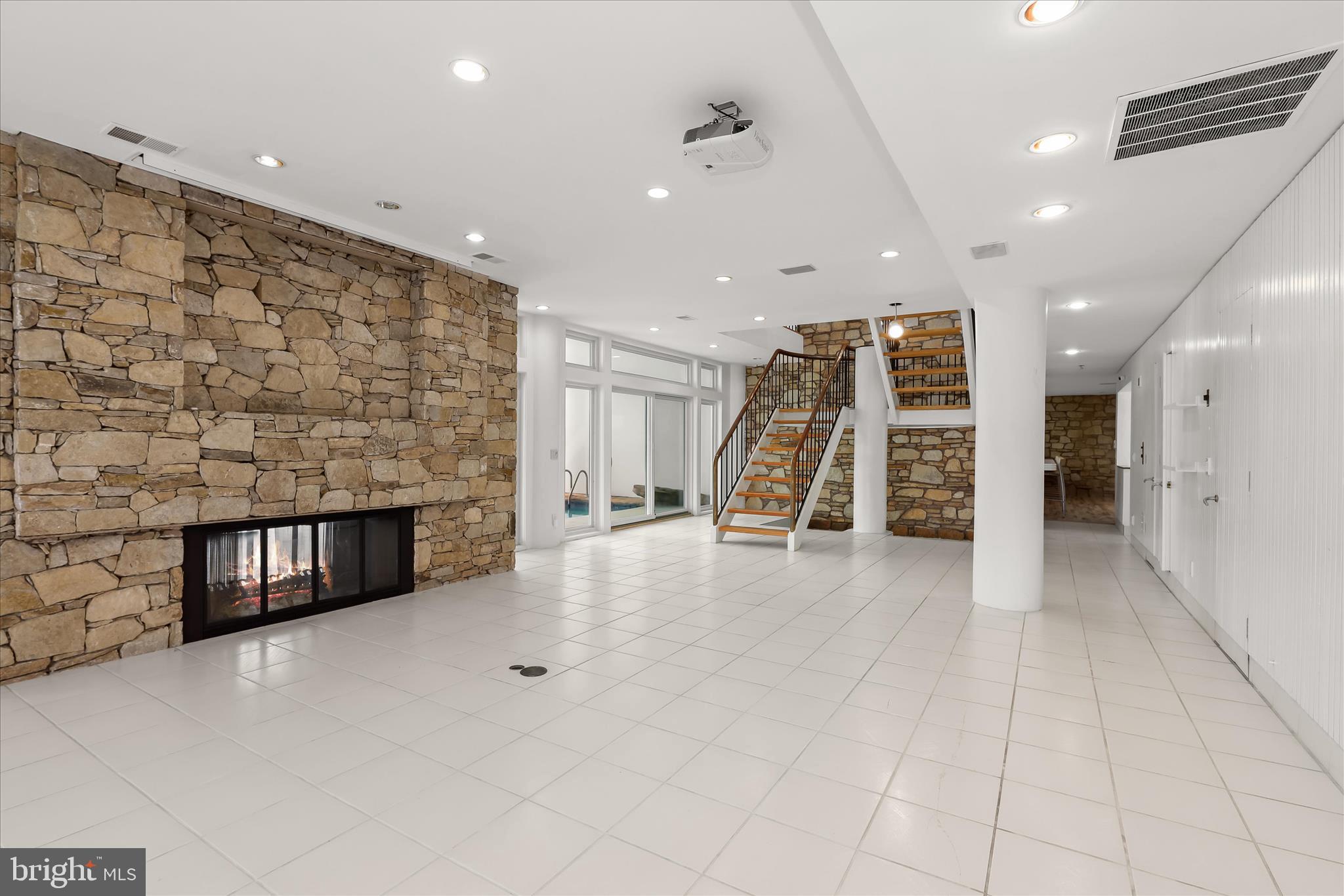 FARSIDE - Residential