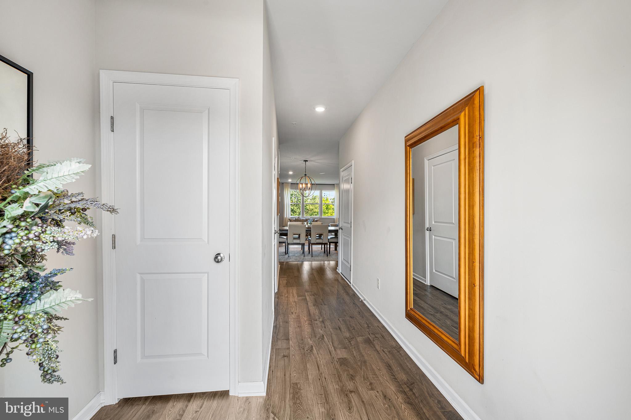 43 HUMMINGBIRD LANE