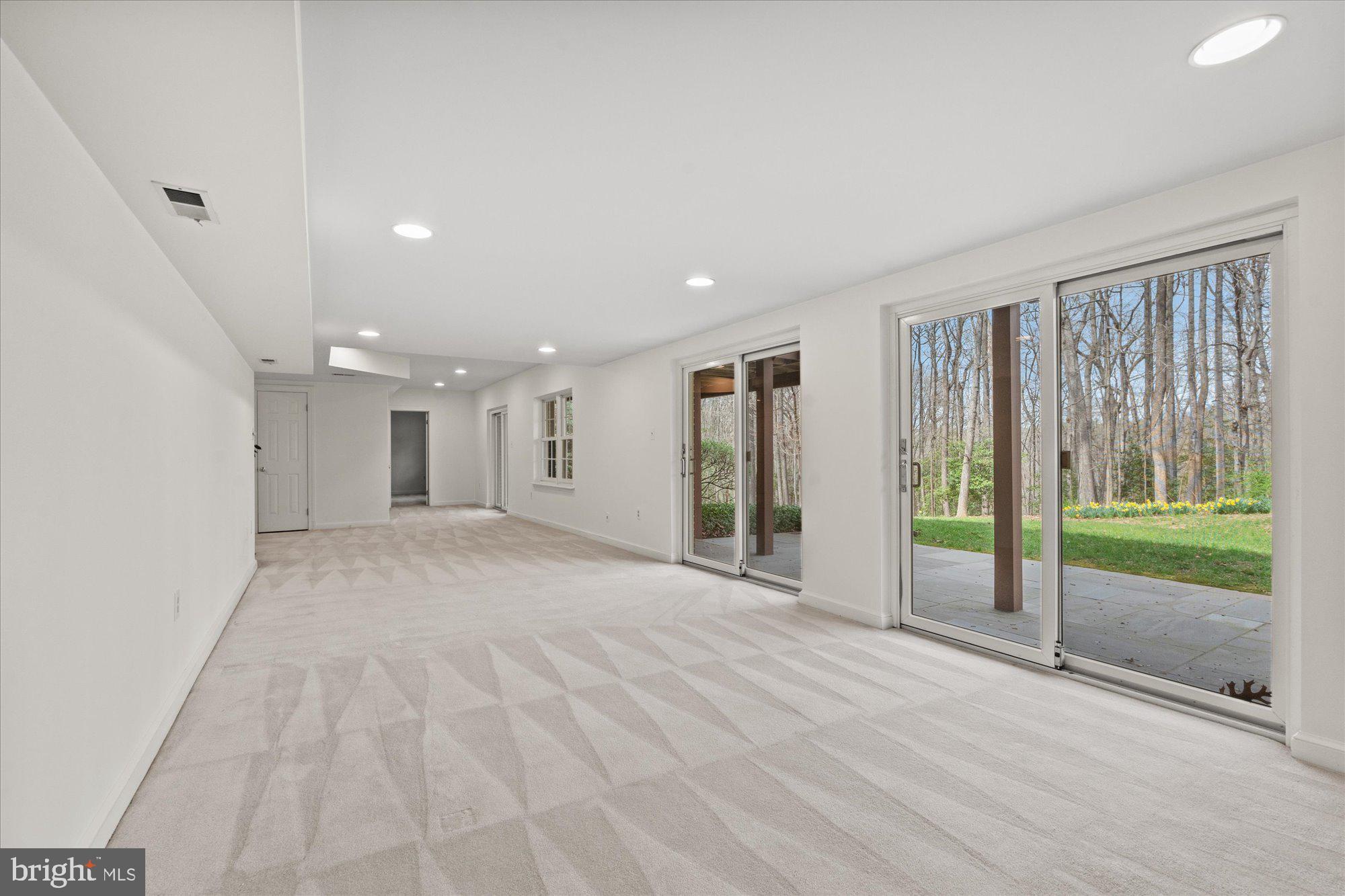 COLVIN RUN ESTATES - Residential