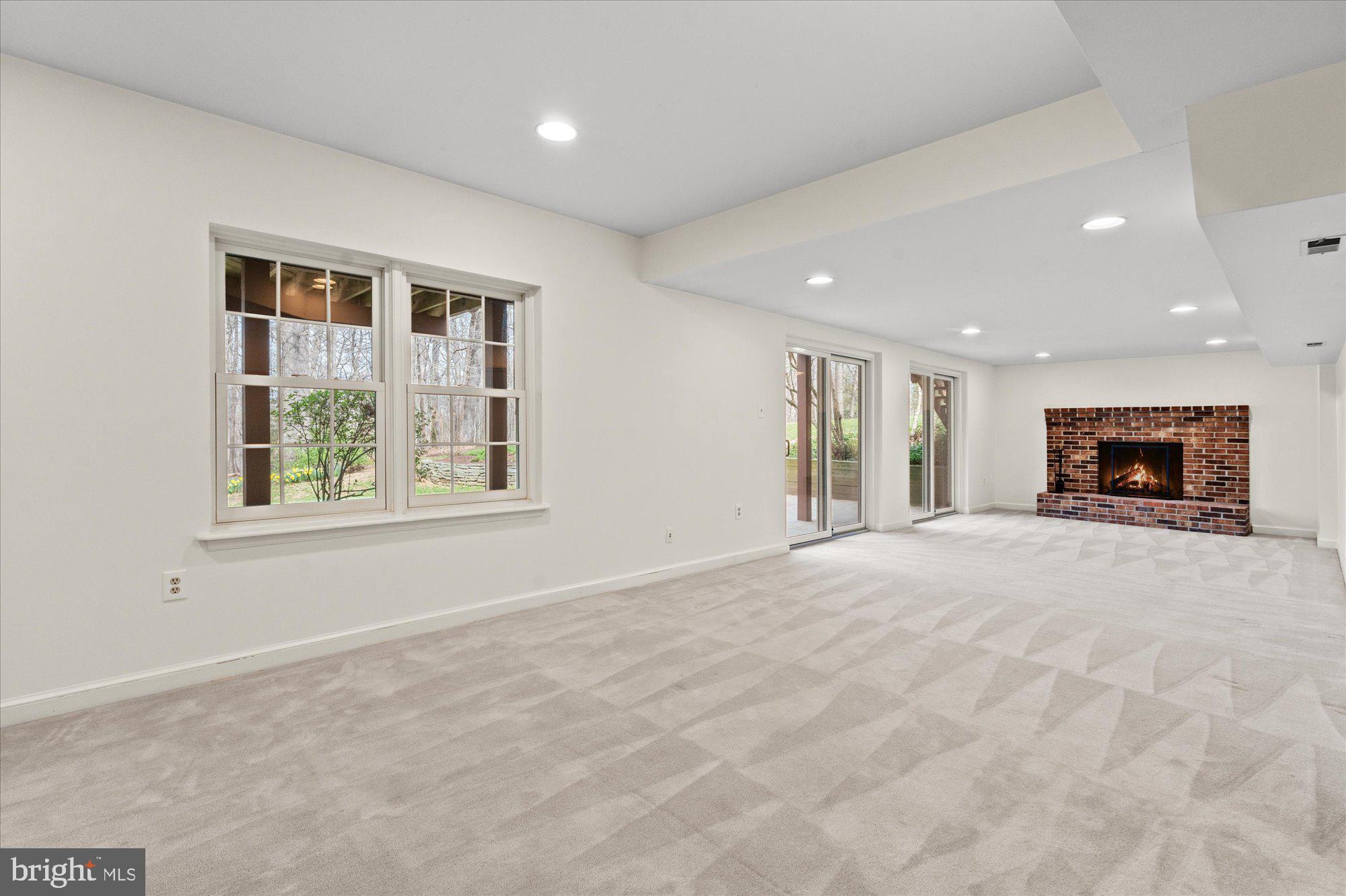 COLVIN RUN ESTATES - Residential