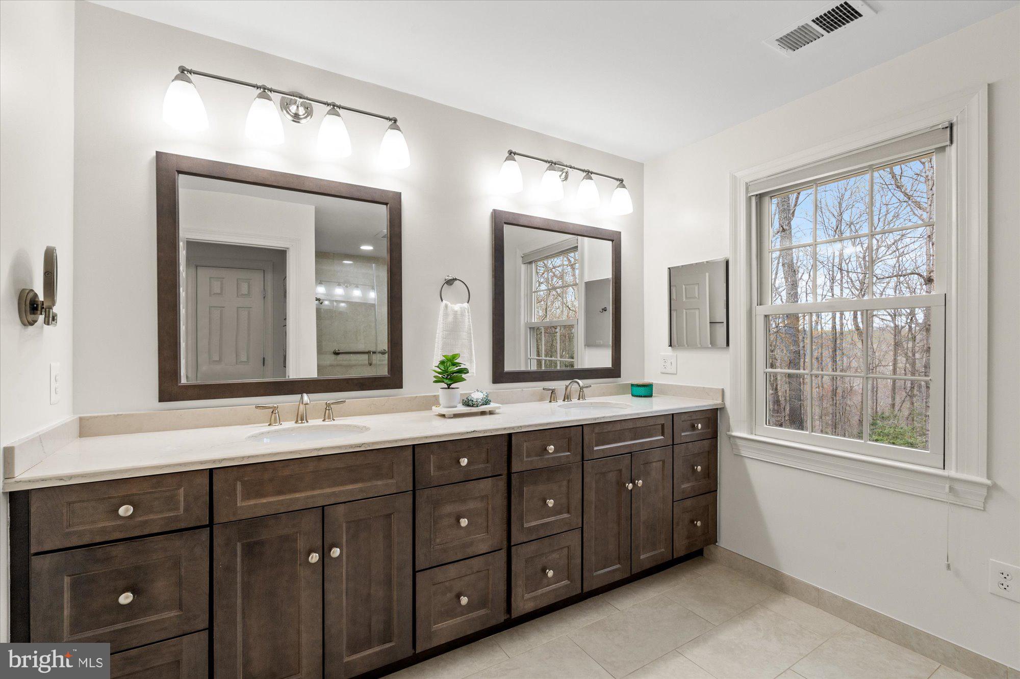 COLVIN RUN ESTATES - Residential