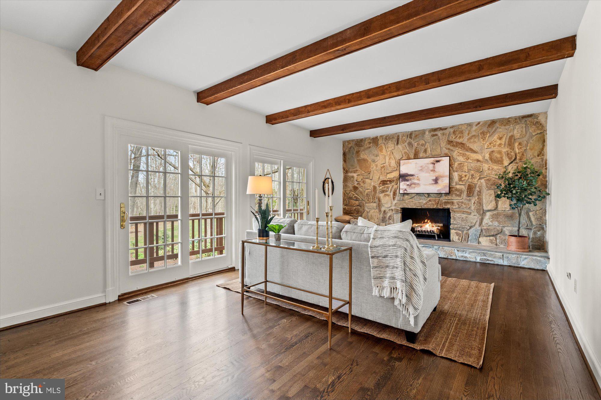 COLVIN RUN ESTATES - Residential