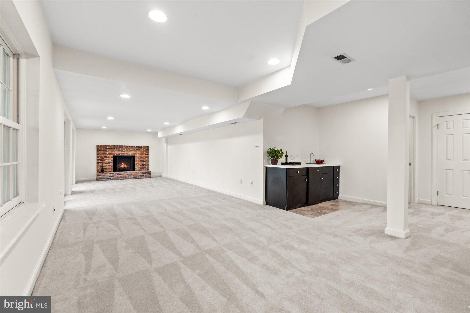 COLVIN RUN ESTATES - Residential