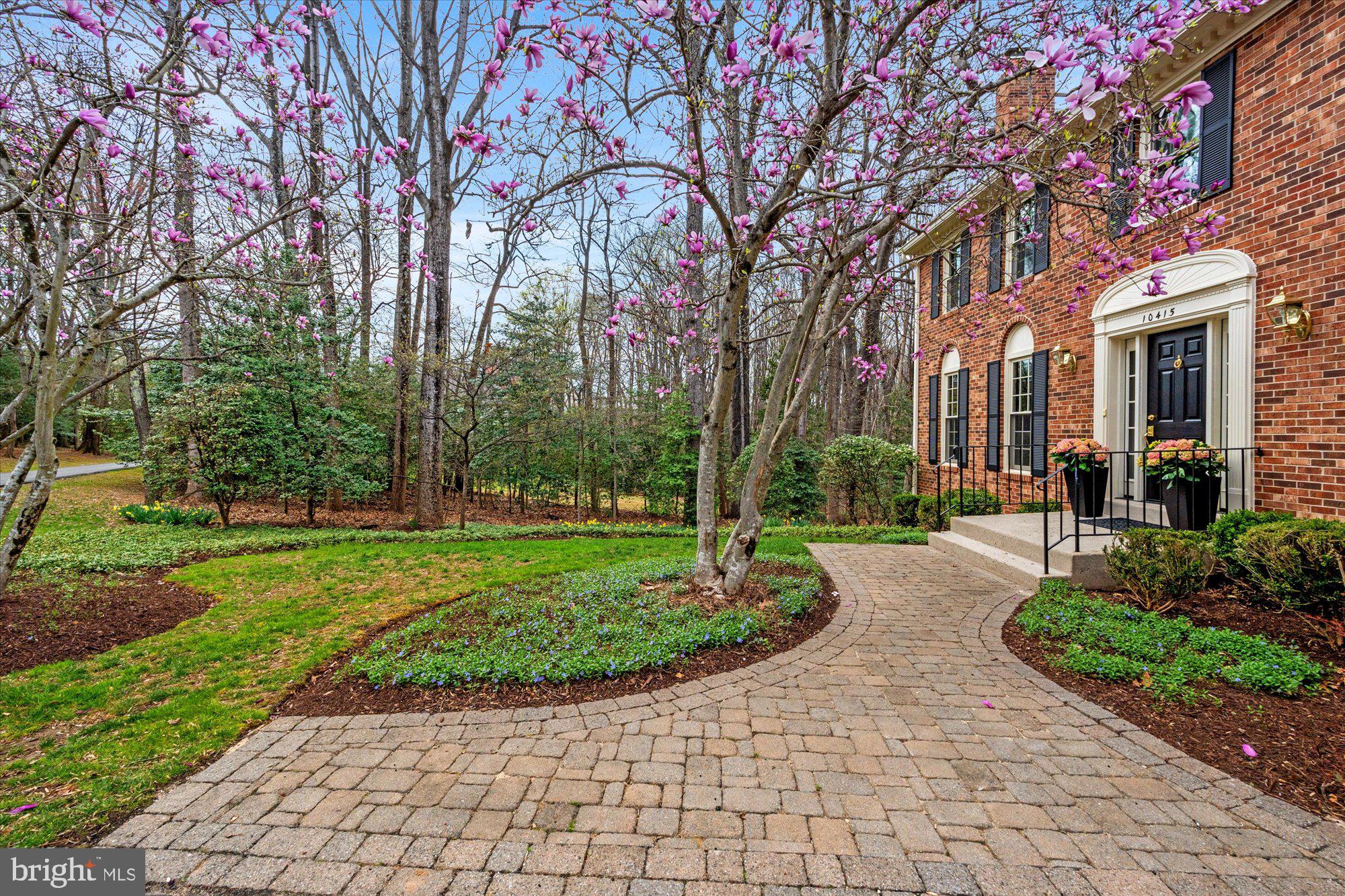 COLVIN RUN ESTATES - Residential