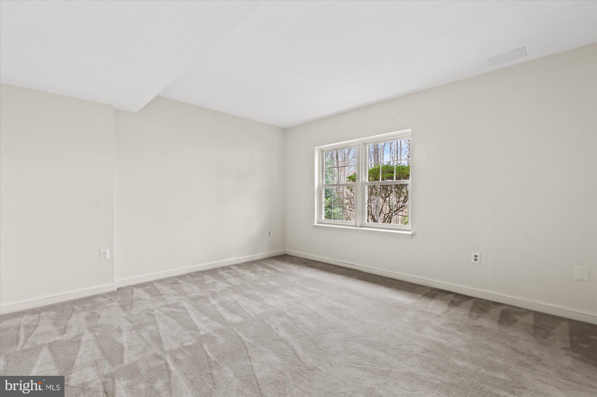 COLVIN RUN ESTATES - Residential