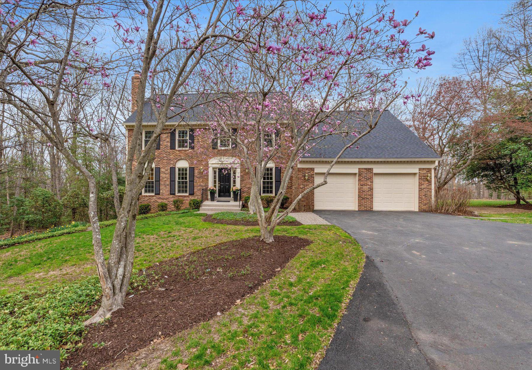 COLVIN RUN ESTATES - Residential