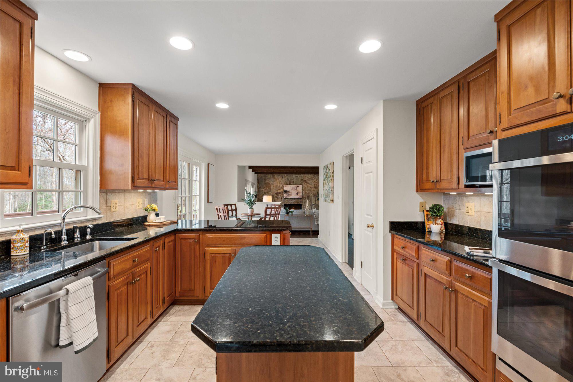 COLVIN RUN ESTATES - Residential